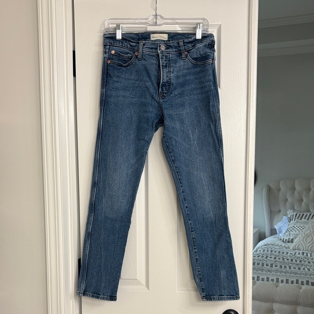 GAP Women's High Rise Slim Straight Leg Jeans